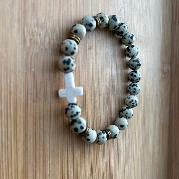 White Cross Dalmatian Jasper Beaded Bracelet - Picture 6 of 9